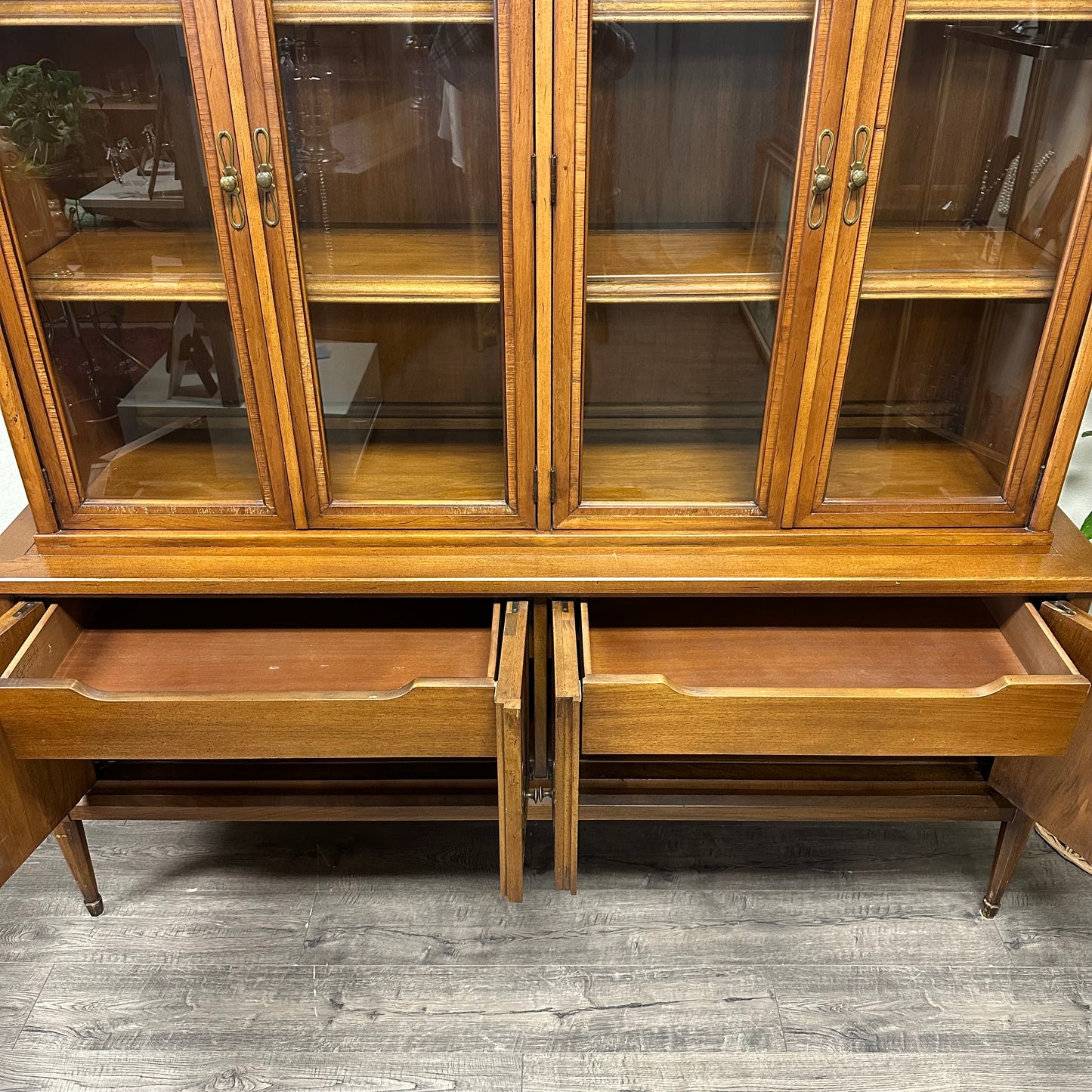 Mid Century 2 Piece Hutch/Cabinet