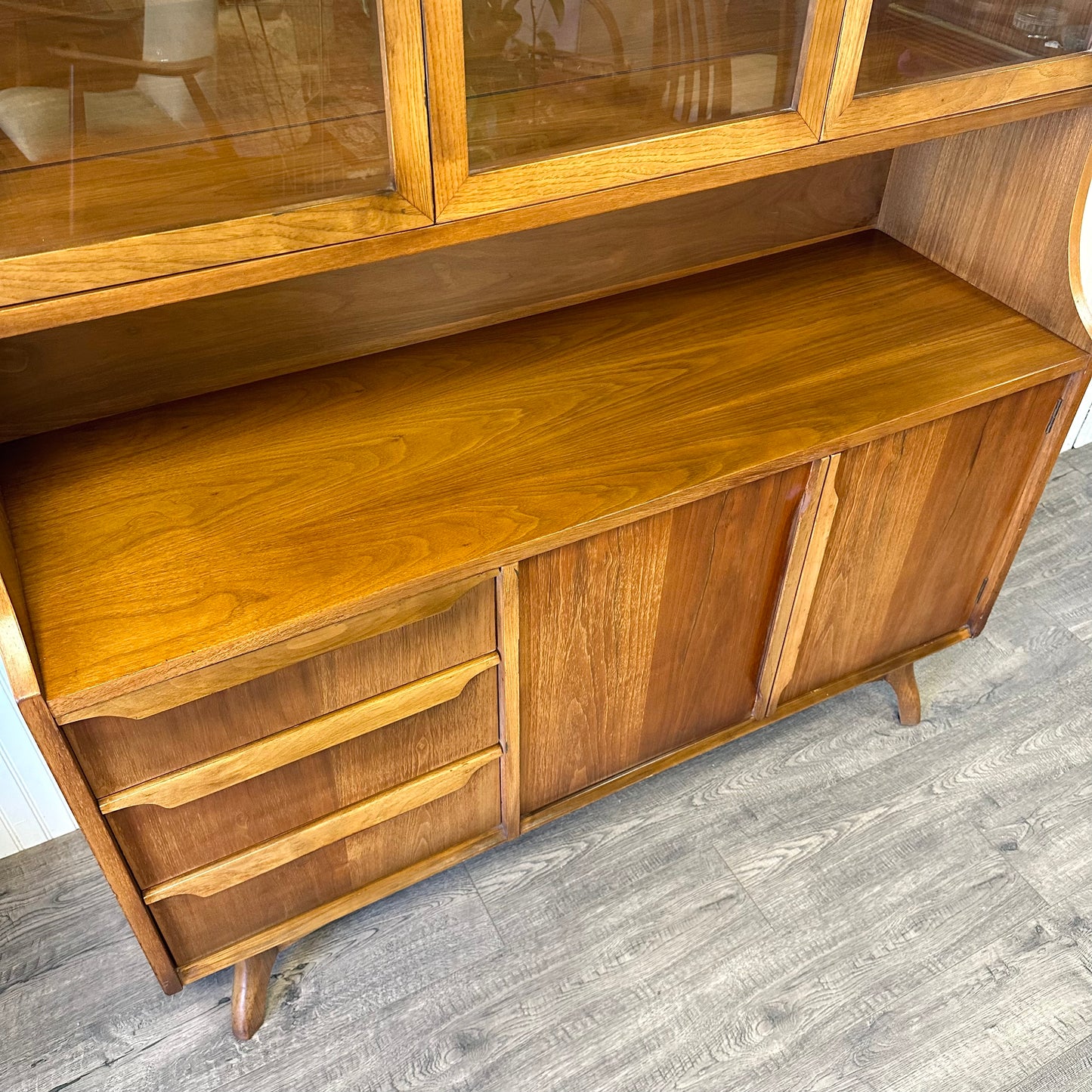 Mid Century 1-Piece Hutch By Kroehler