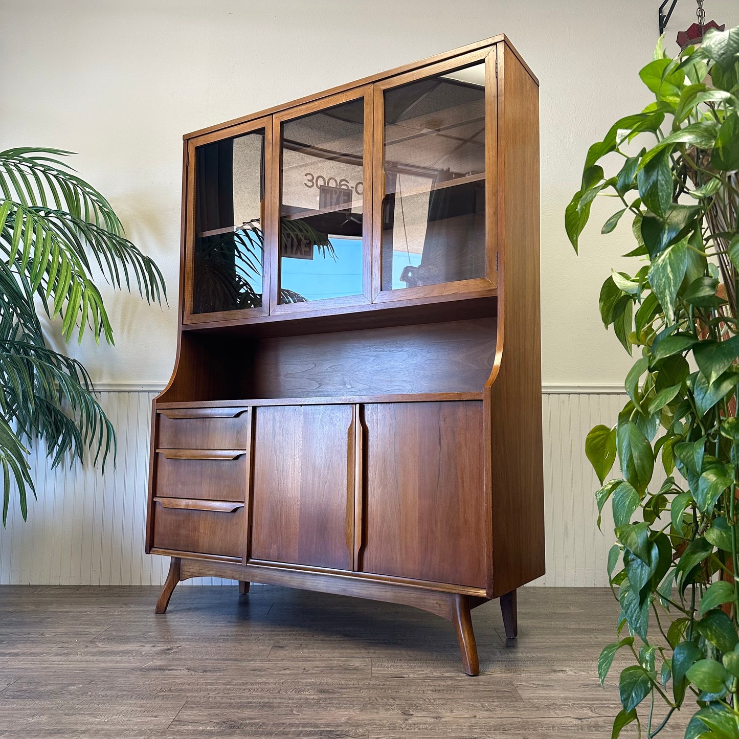 Mid Century 1-Piece Hutch By Kroehler