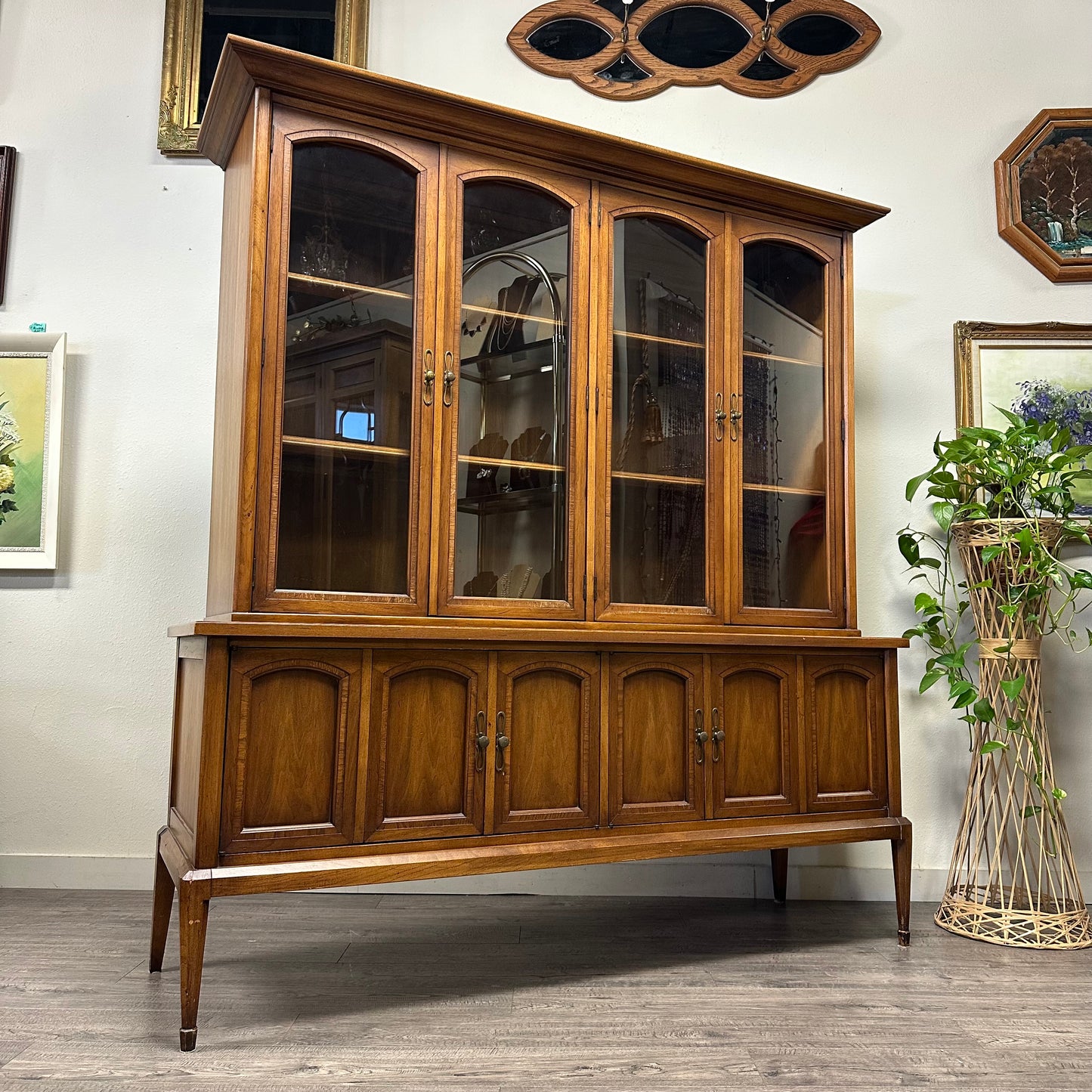 Mid Century 2 Piece Hutch/Cabinet