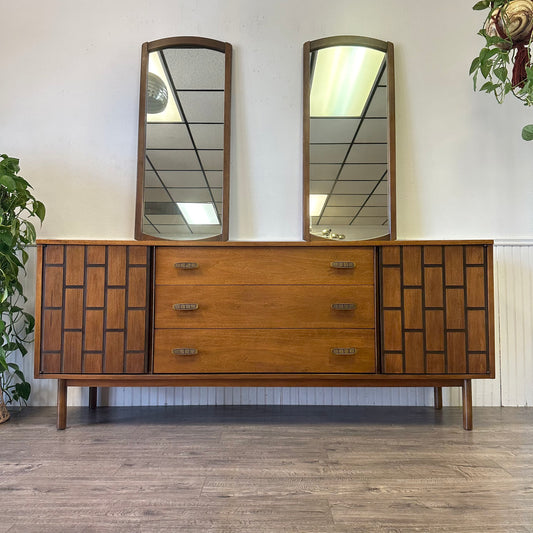 Mid Century Long 7 Drawer Dresser & Mirrors By Bassett