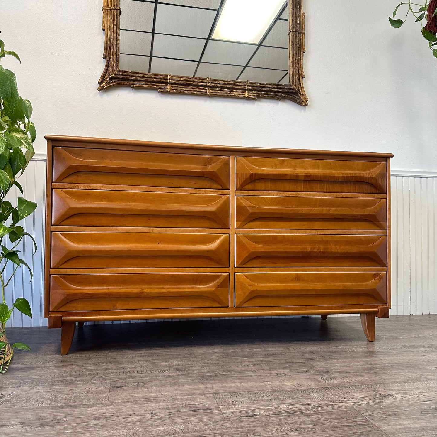 Mid Century Solid Wood 8 Drawer Dresser.