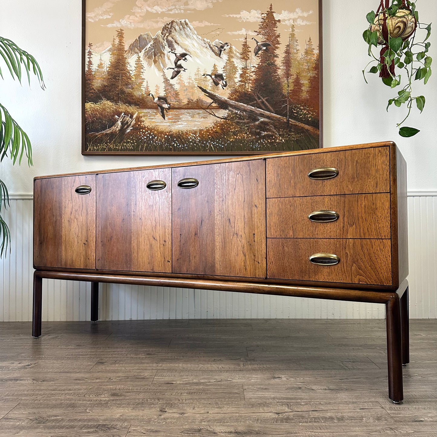 Mid Century Sideboard/Buffet