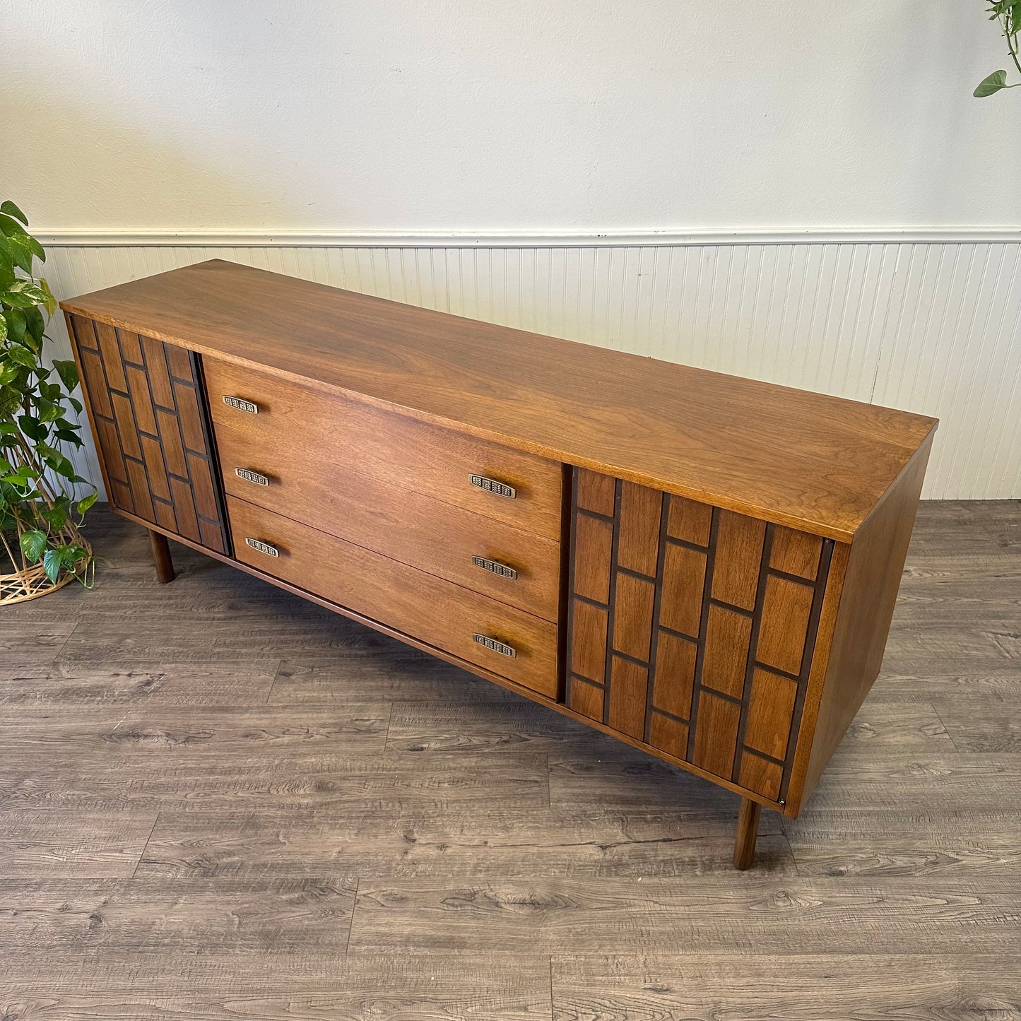 Mid Century Long 7 Drawer Dresser & Mirrors By Bassett