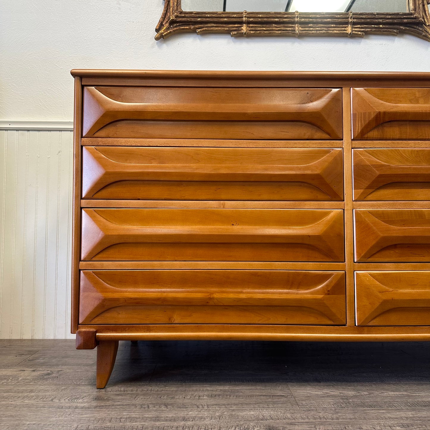 Mid Century Solid Wood 8 Drawer Dresser.