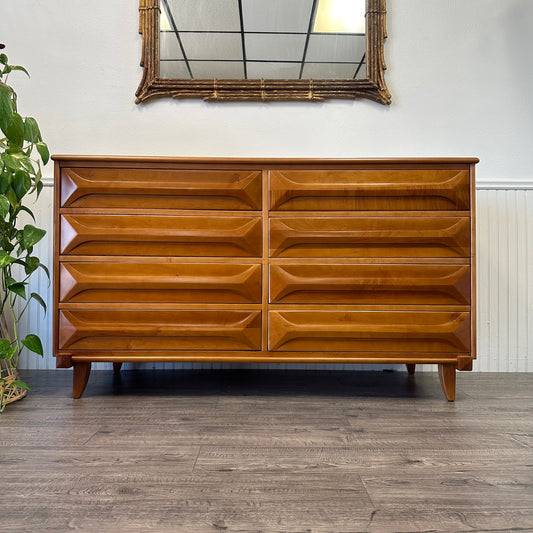 Mid Century Solid Wood 8 Drawer Dresser.