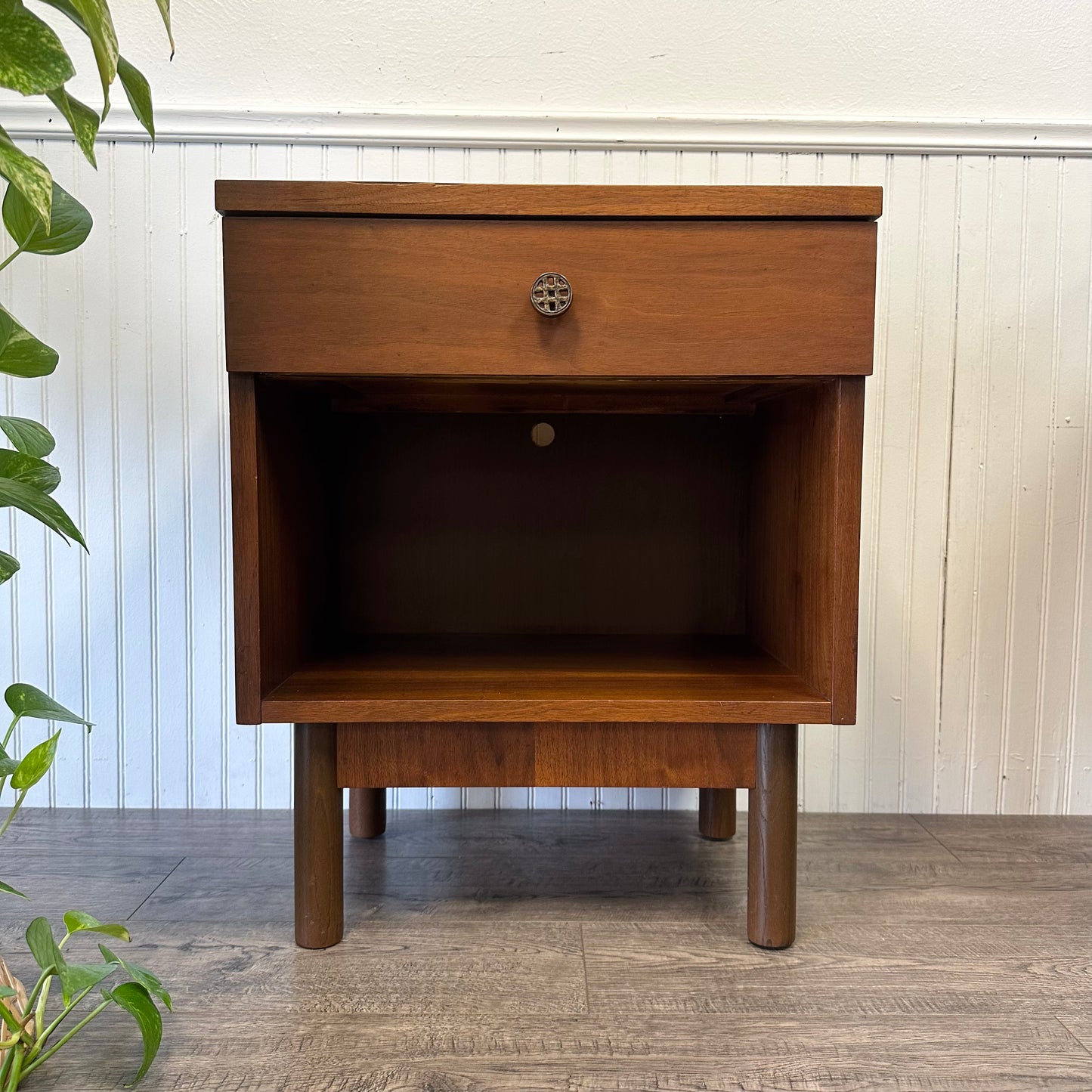 Mid Century 9 Drawer Dresser & Single Drawer Nightstand By Stanley