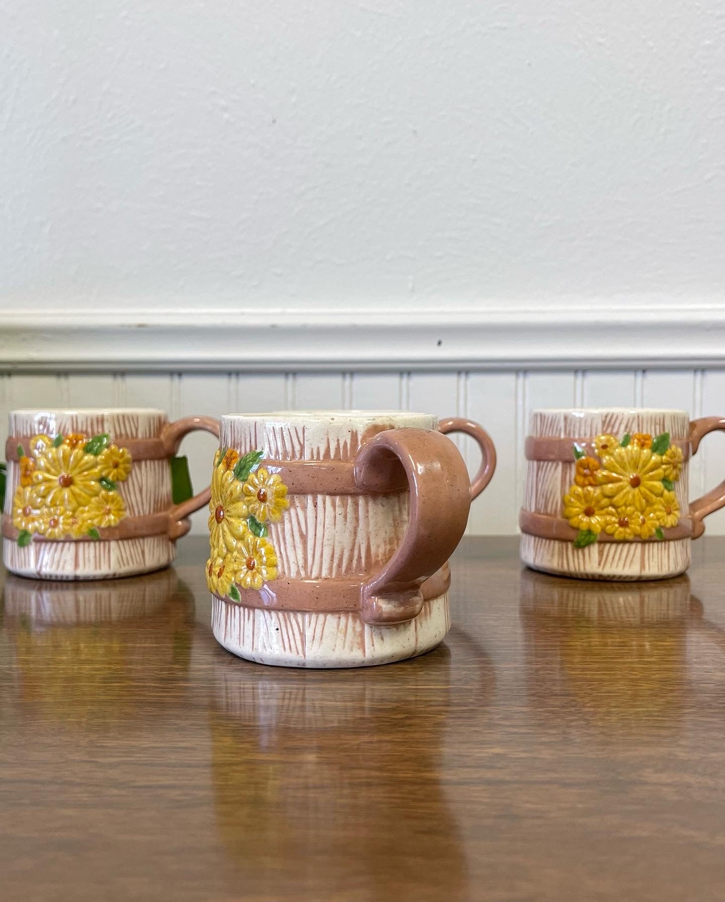 Set Of 4 Vintage 1978 Daisy Mugs,