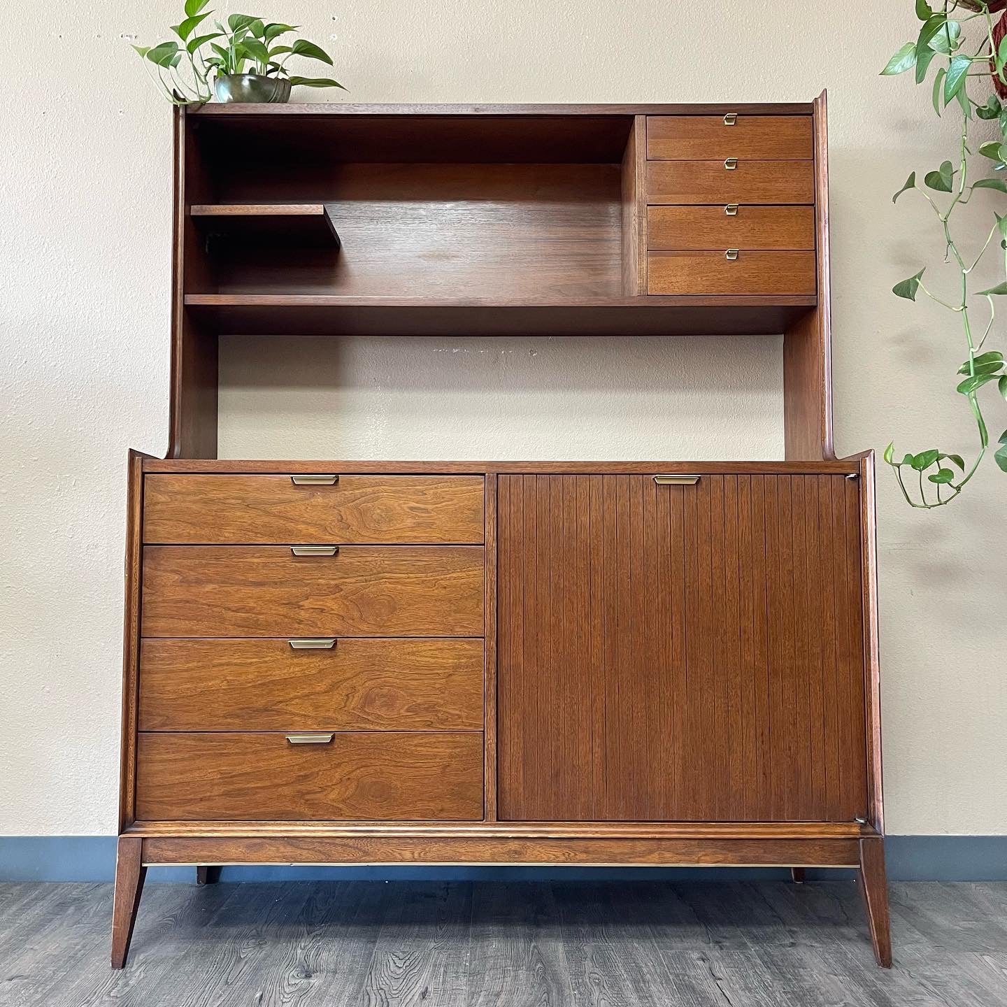 Mid Century Hutch