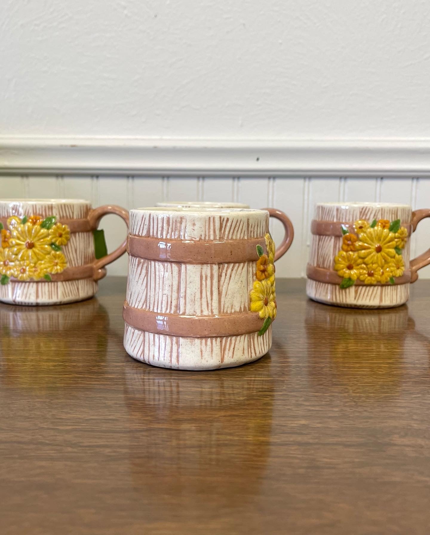 Set Of 4 Vintage 1978 Daisy Mugs,