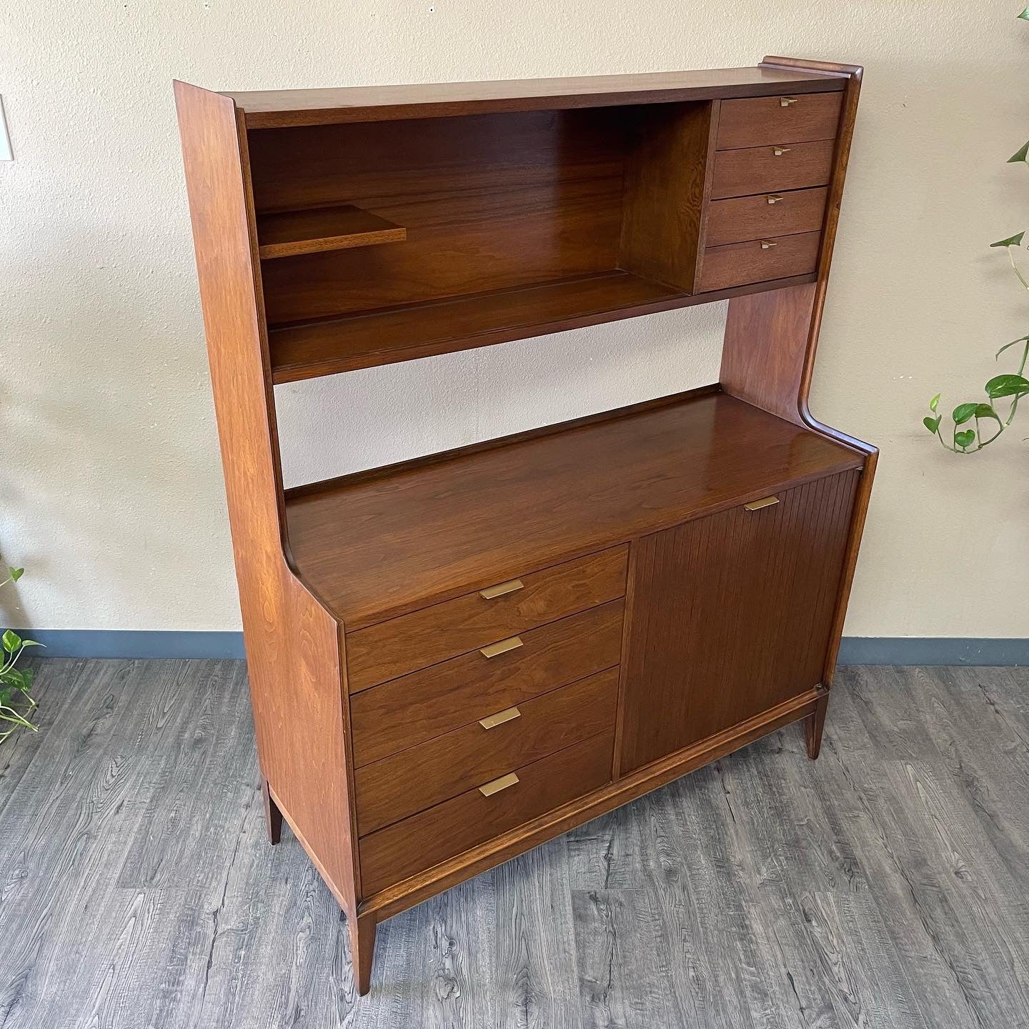 Mid Century Hutch