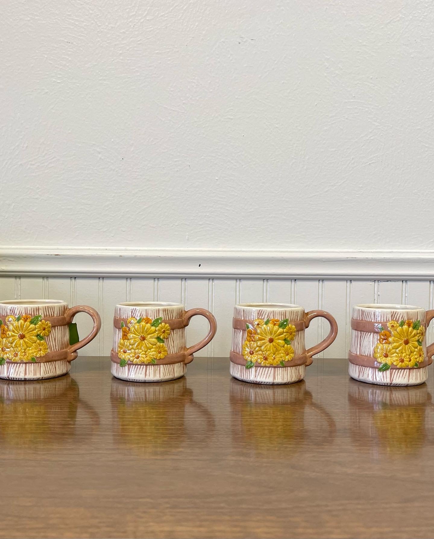 Set Of 4 Vintage 1978 Daisy Mugs,