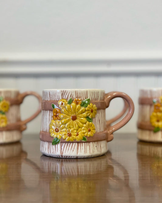 Set Of 4 Vintage 1978 Daisy Mugs,