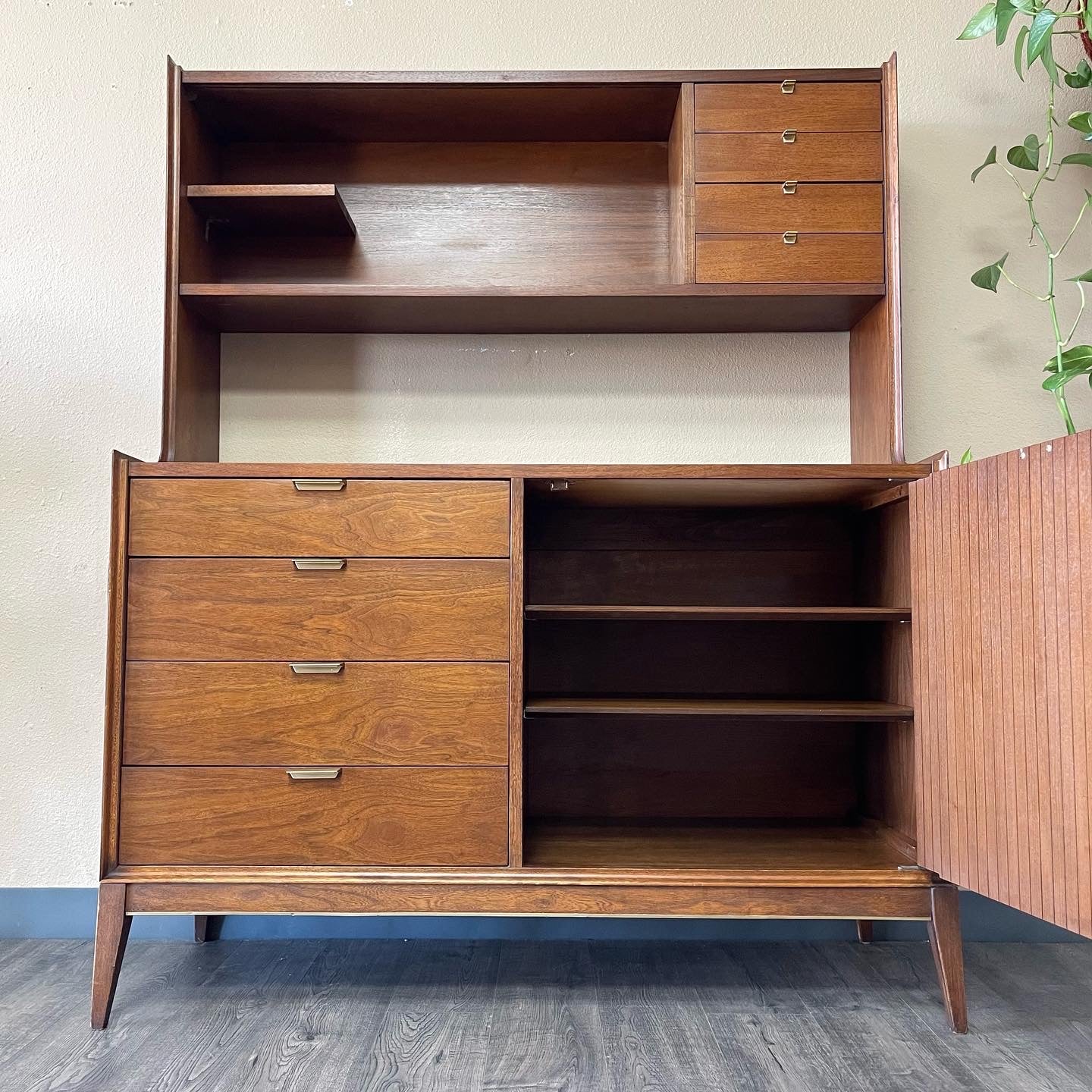 Mid Century Hutch