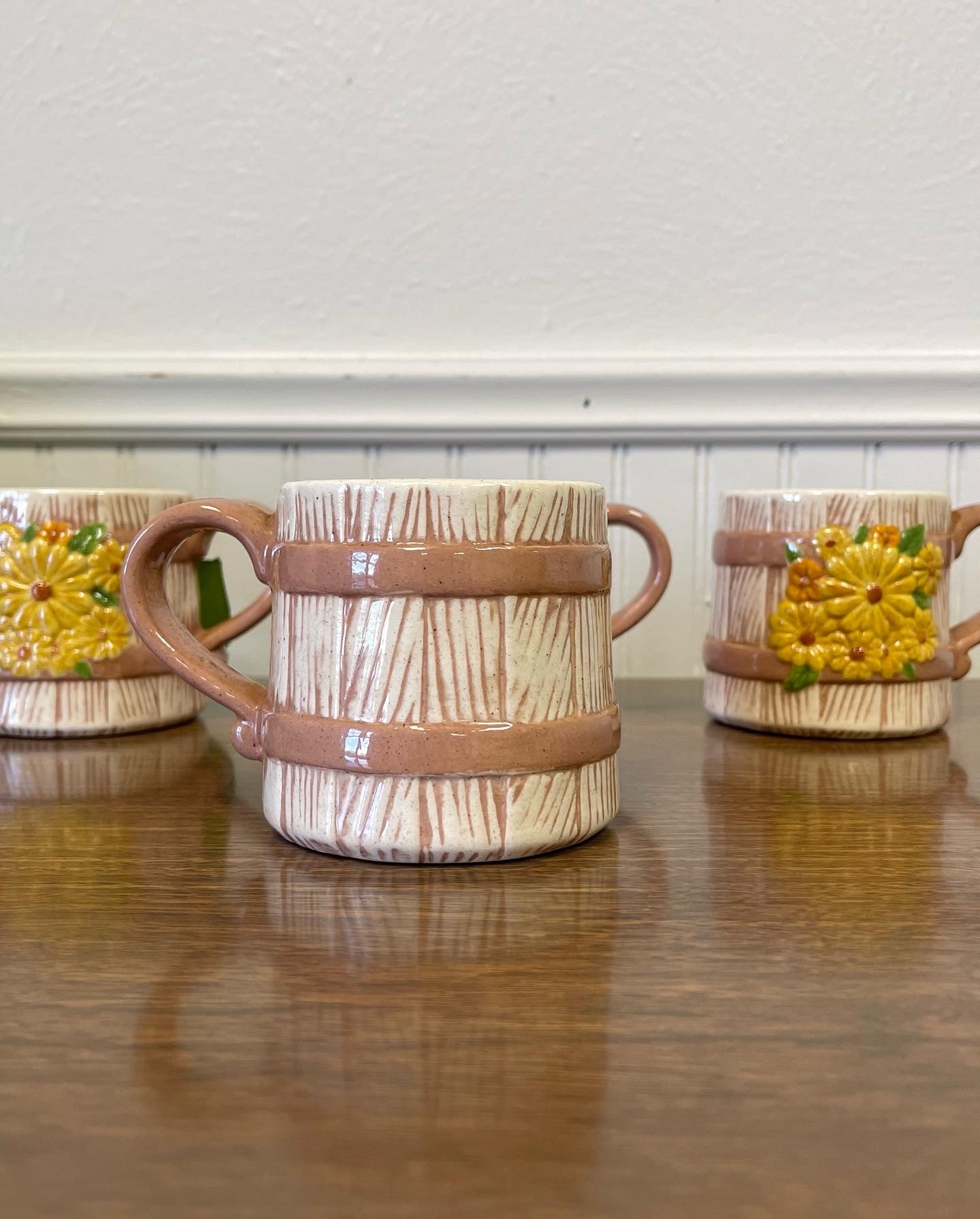 Set Of 4 Vintage 1978 Daisy Mugs,